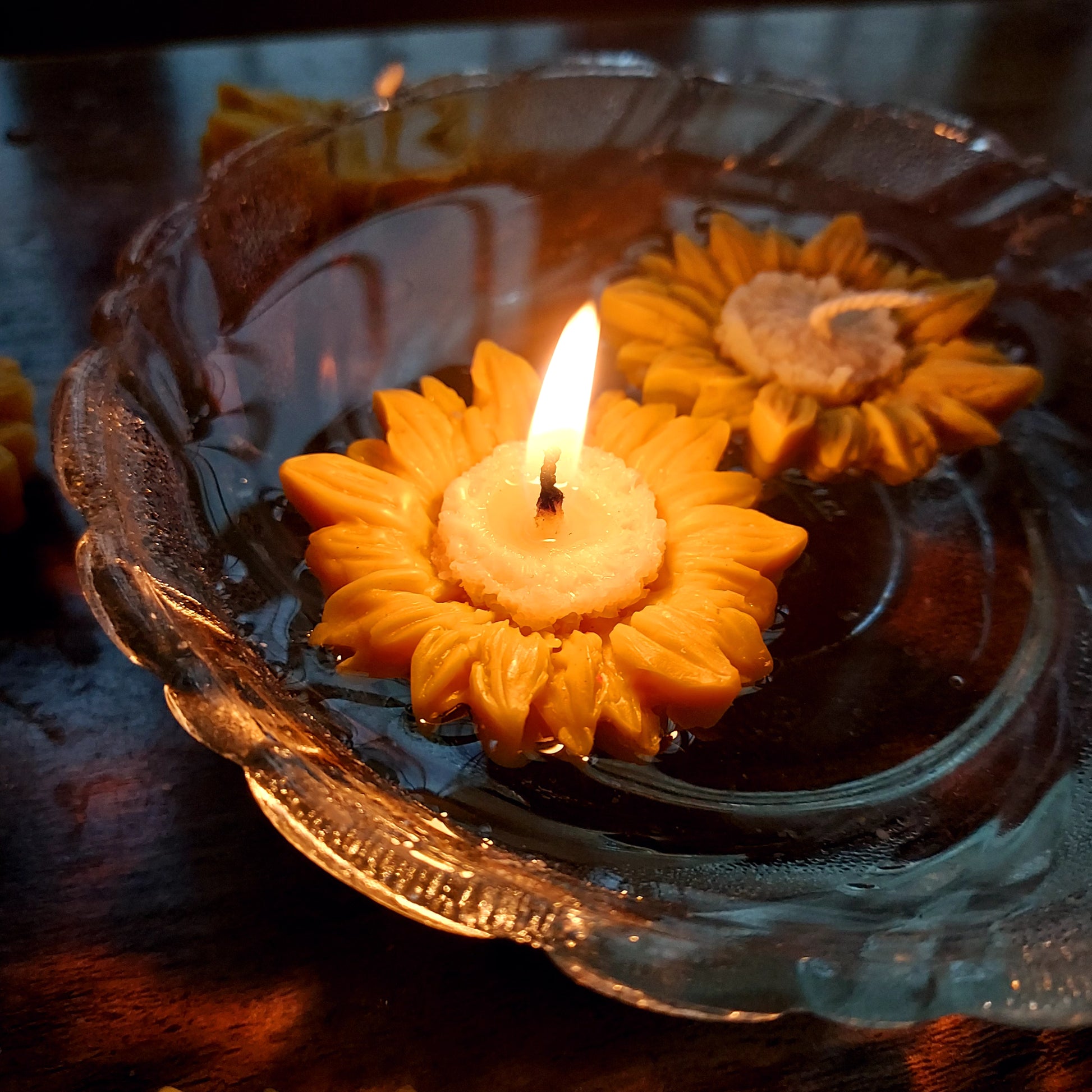 Floating candle (Sunflower motifs)